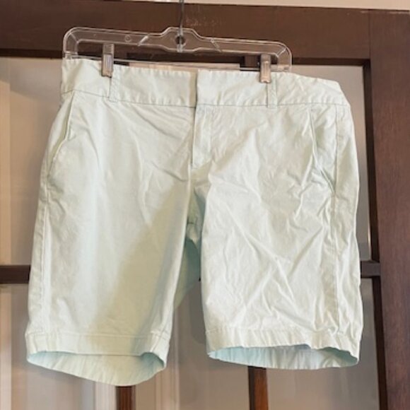 J.Crew Mint Green "Frankie" Stretch Short Size 10 - Picture 1 of 6